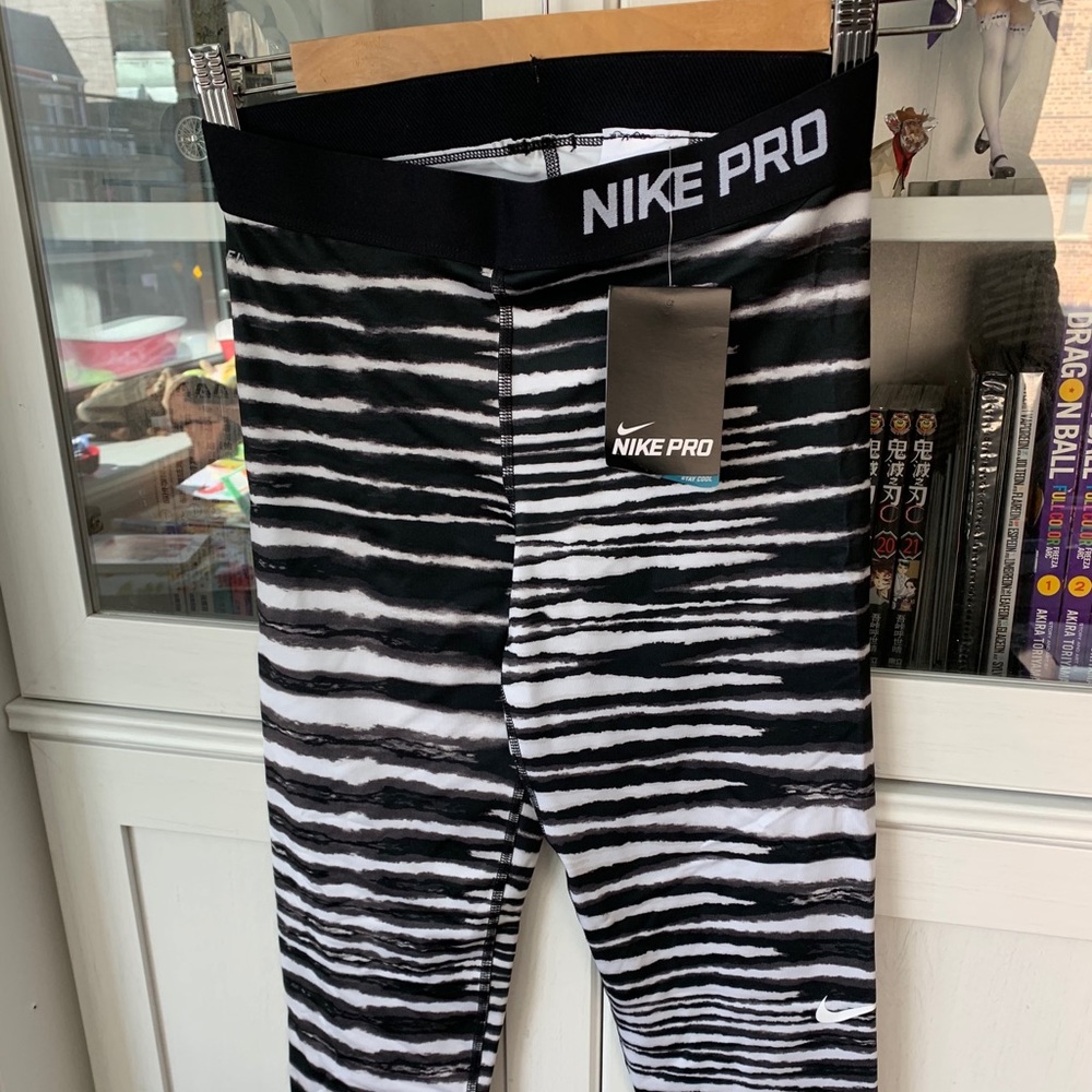 Nike pro size S black and white stripe pants new
